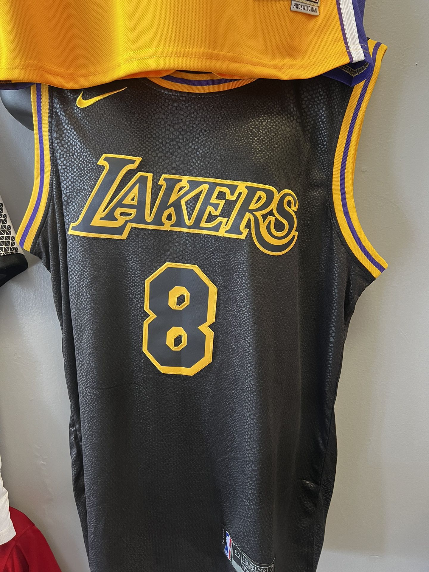 Los Angeles Lakers Jersey 17 for Sale in Los Angeles, CA - OfferUp