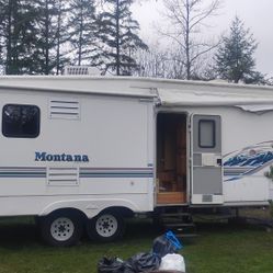 32 Foot Keystone Montana 