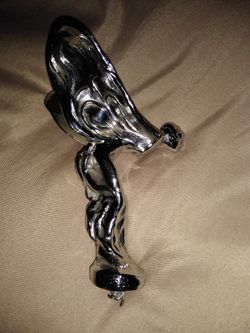 Rolls-Royce emblem lady hood ornament