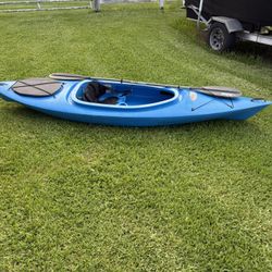 Nice Future Beach Fusion 124 Kayak With Paddle