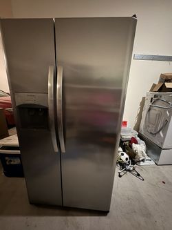 Frigidaire Refrigerator 