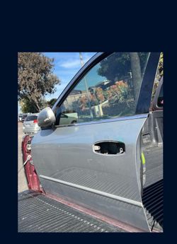Infiniti g35 sedan 2004 -2006 driver side door