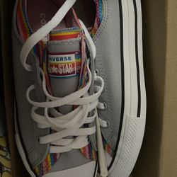 Converse Size 3 Youth New!