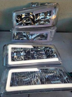 03-06 Silverado Avalanche Headlights Faros Calaveras Micas