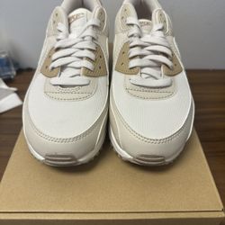DS Women’s Nike Air Max 90 size 8.5