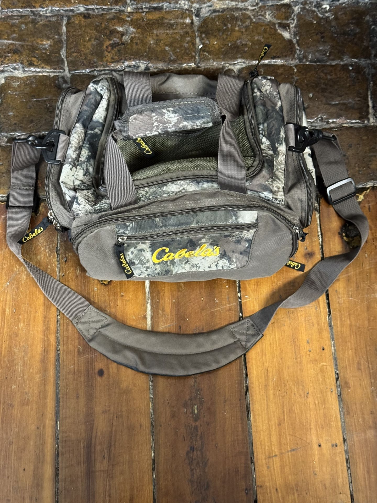 Cabela's Catch-All Gear Bag / Shoulder Travel Bag Camo NWOT NICE 15x10x8