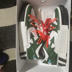 Mens size 9 sneaker 100$🔥