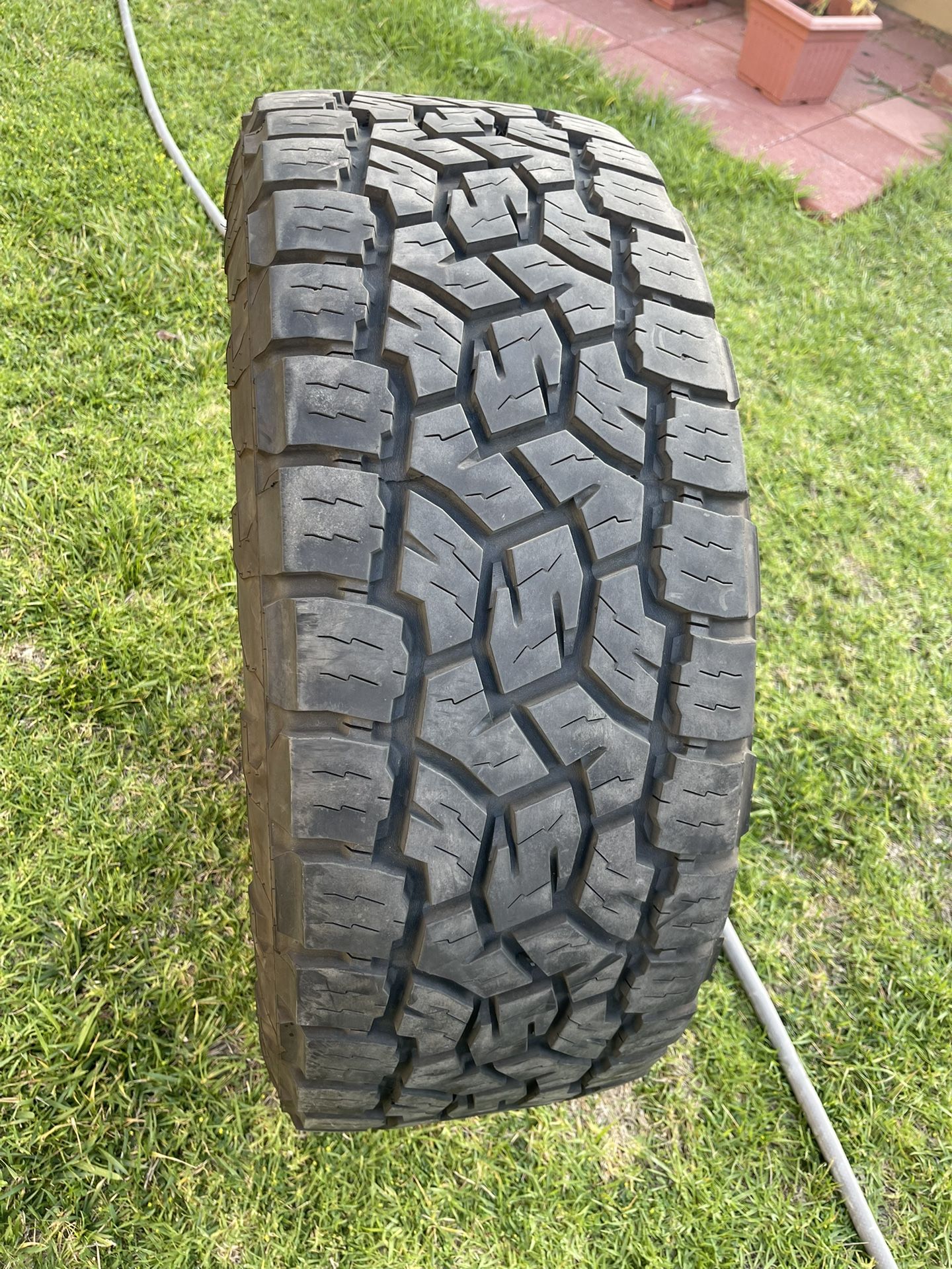 LT295-60-R20”Toyo Open County AT III Tire