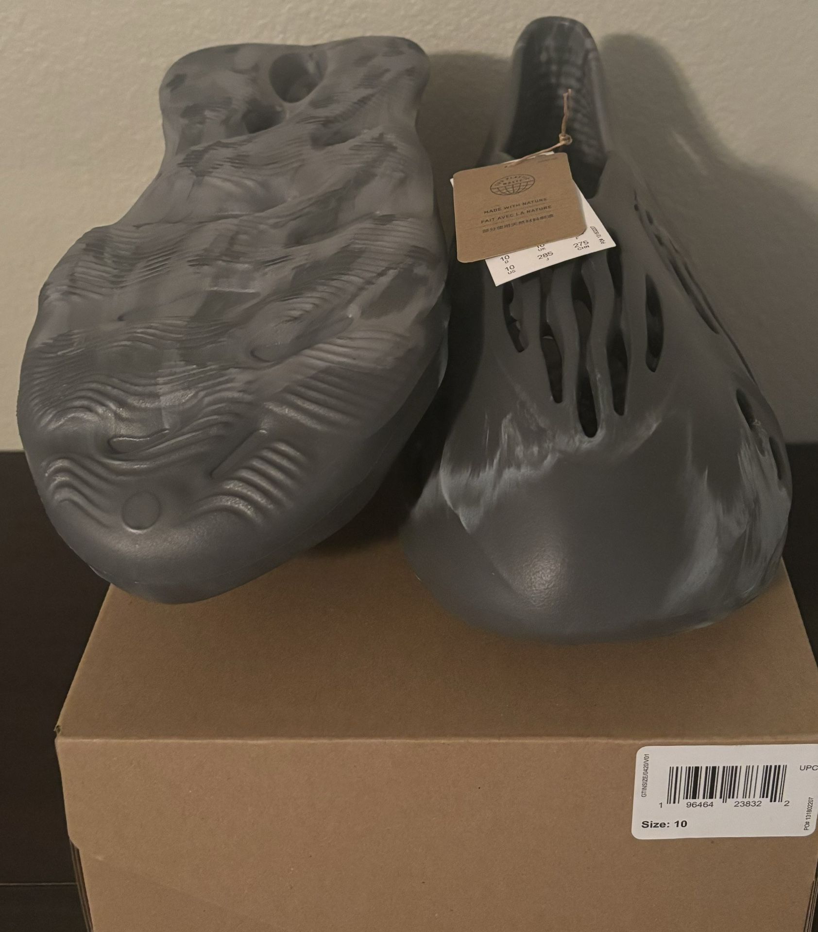 Yeezy Foam RNR MX Granite sz 10