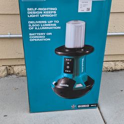 Makita 18v work light brand only light