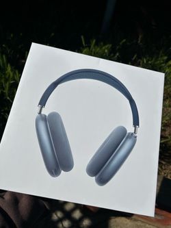 Apple AirPod Max’s-Sky Blue