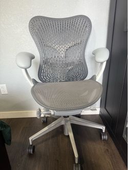 Herman Miller Mirra 2 Office Chair
