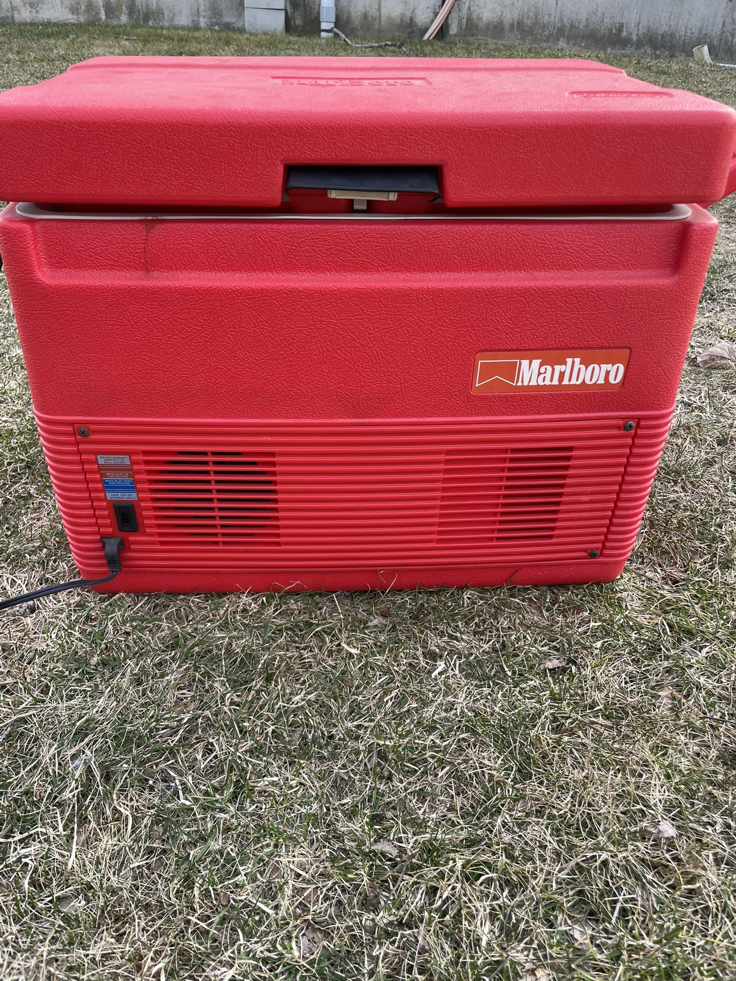 Vintage 1995 Marlboro Coleman Portable Electric Cooler Heater Car Plug 12V 40 Qt