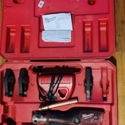 Milwaukee M12 FORCE LOGIC Press Tool Kit 2473-20 – Used