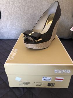 Michael Kors wedges size 9.5