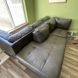 2 Couches Free!!!