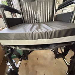 WHEELCHAIR! LIKE  NEW! GREAT PRICE?