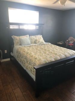 Queen sized bed for sell