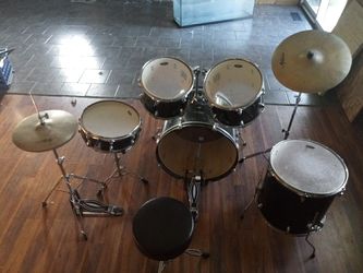 Sound Percussion 7 piece drum set