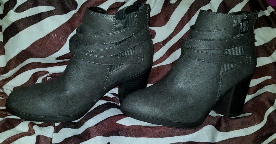 Women's ToeTos By Dream Pairs Black Chicago Chunky Stacked Heel Ankle Booties 8.5M