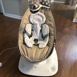 Mamaroo Baby Swing