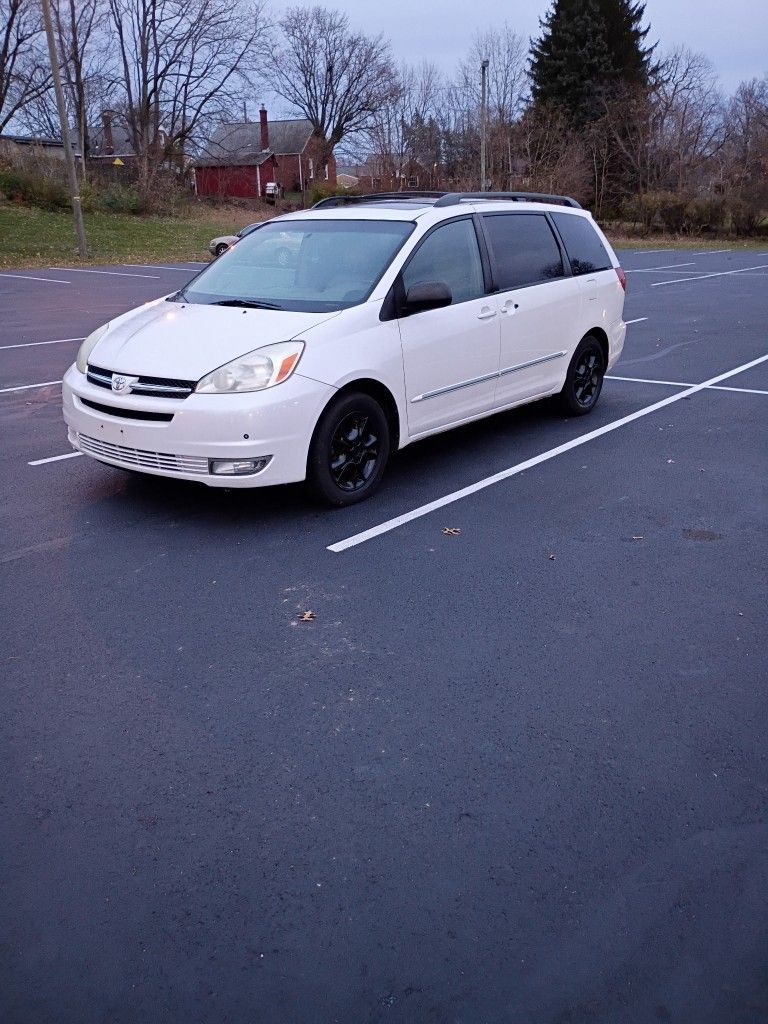 2004 Toyota Sienna
