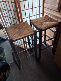 2/barstools!30" tall Must GO!