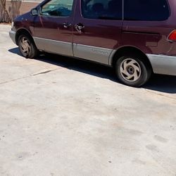 toyota siena