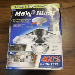 MaxxBlast Maxx Blast 40-Watt EQ Warm White Medium Base (E-26) LED Light Bulb