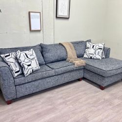 WE DELIVER! 🚚 - Gray Modern L Sectional Couch with Chaise