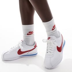 Nikes size 8 women’s used 