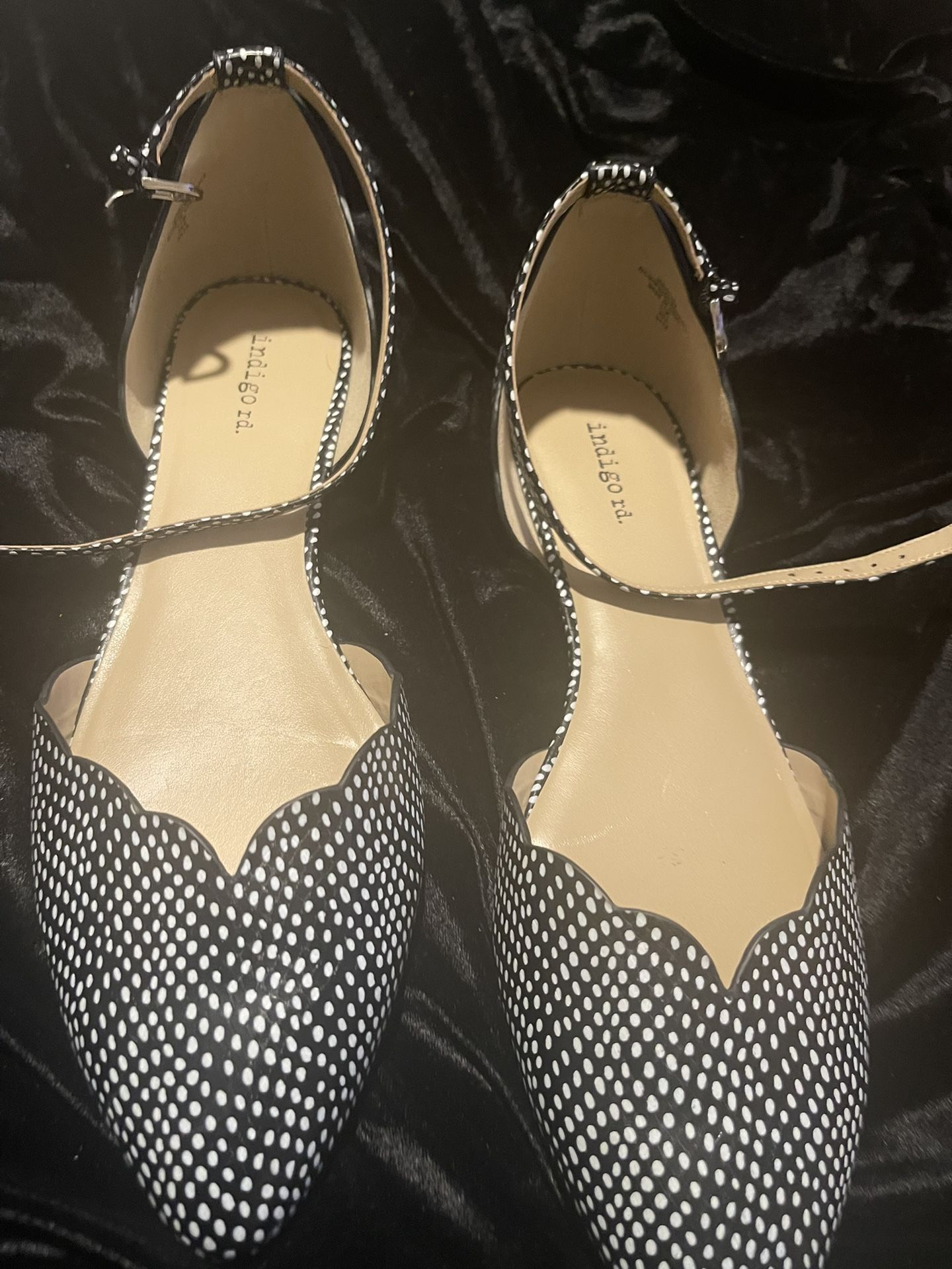 NWOT Size 11M Indigo Rd Black Flats With White Polka Dots