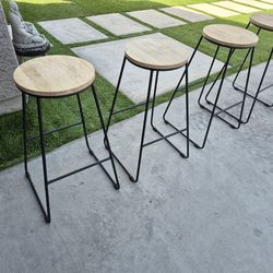 Four mainstays stool in perfect condition like new,  please see all the pictures for details