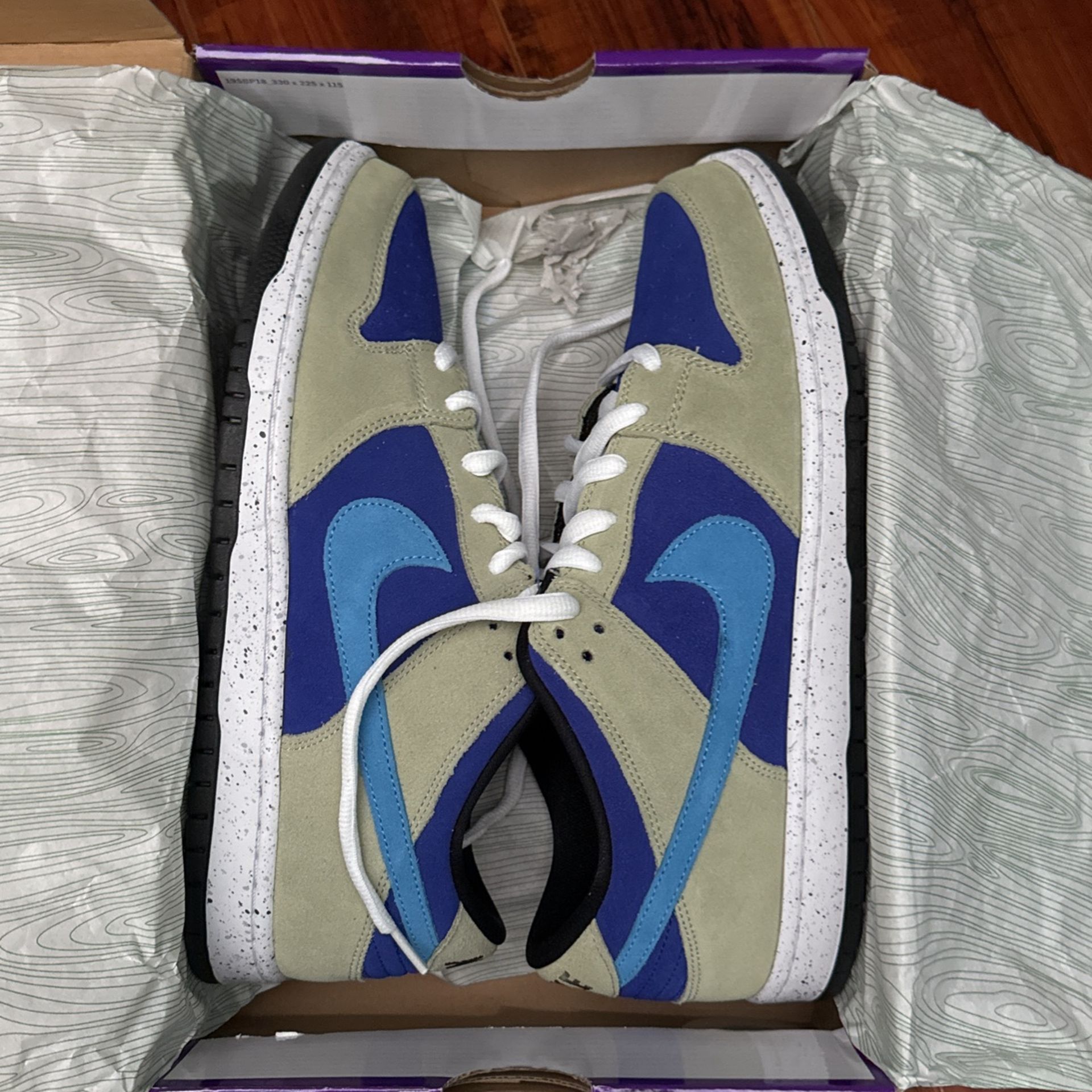 NIKE SB SIZE 11