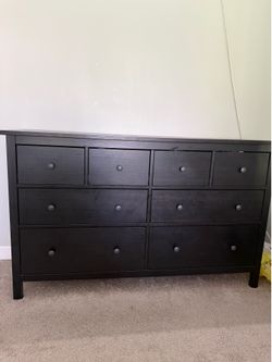 8-Drawer Dresser – Black-Brown – Solid Pine – Like New