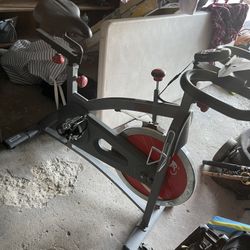 INDOOR CYCLING BIKE