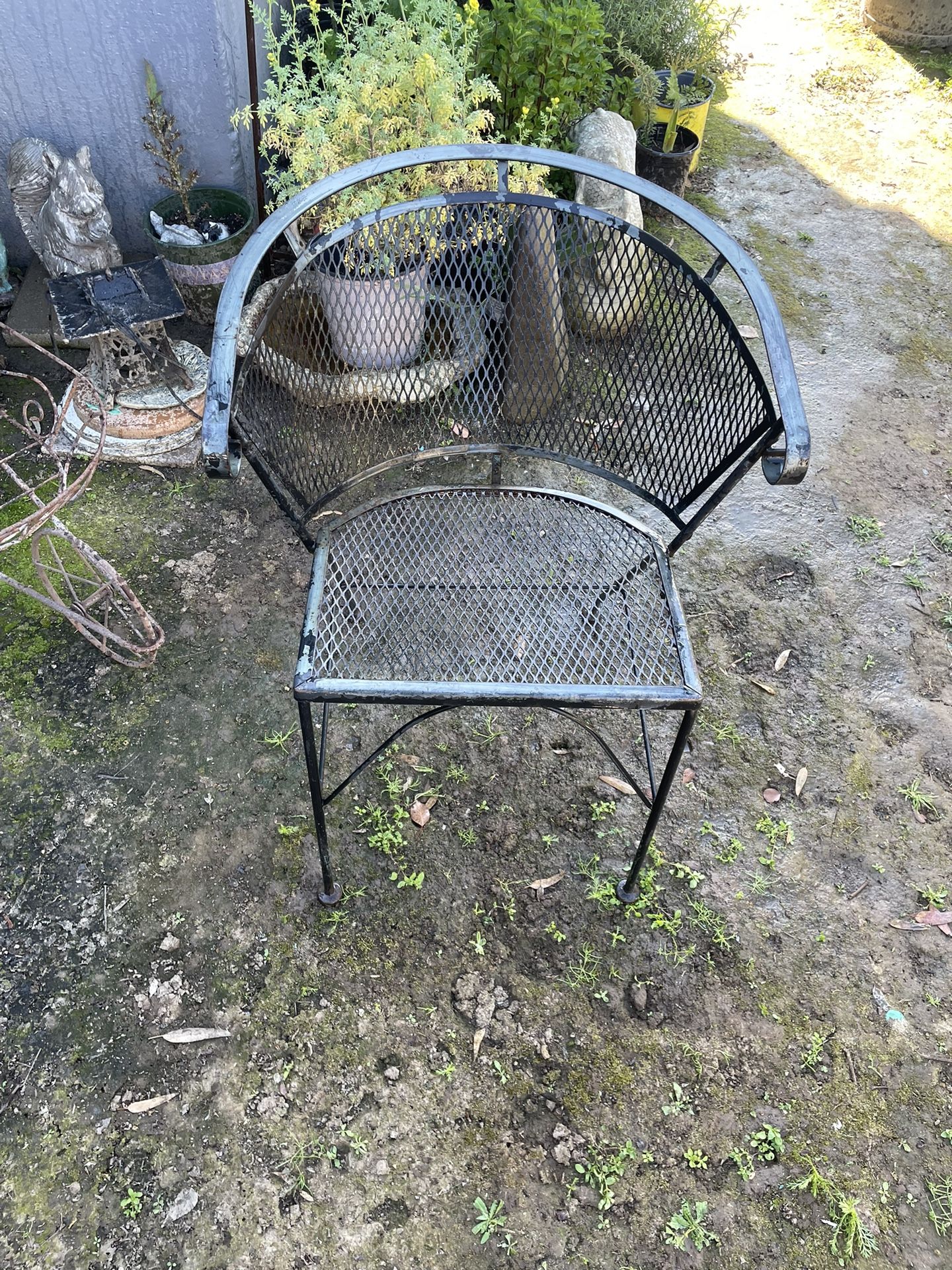 1 Antique Metal Garden Chair 