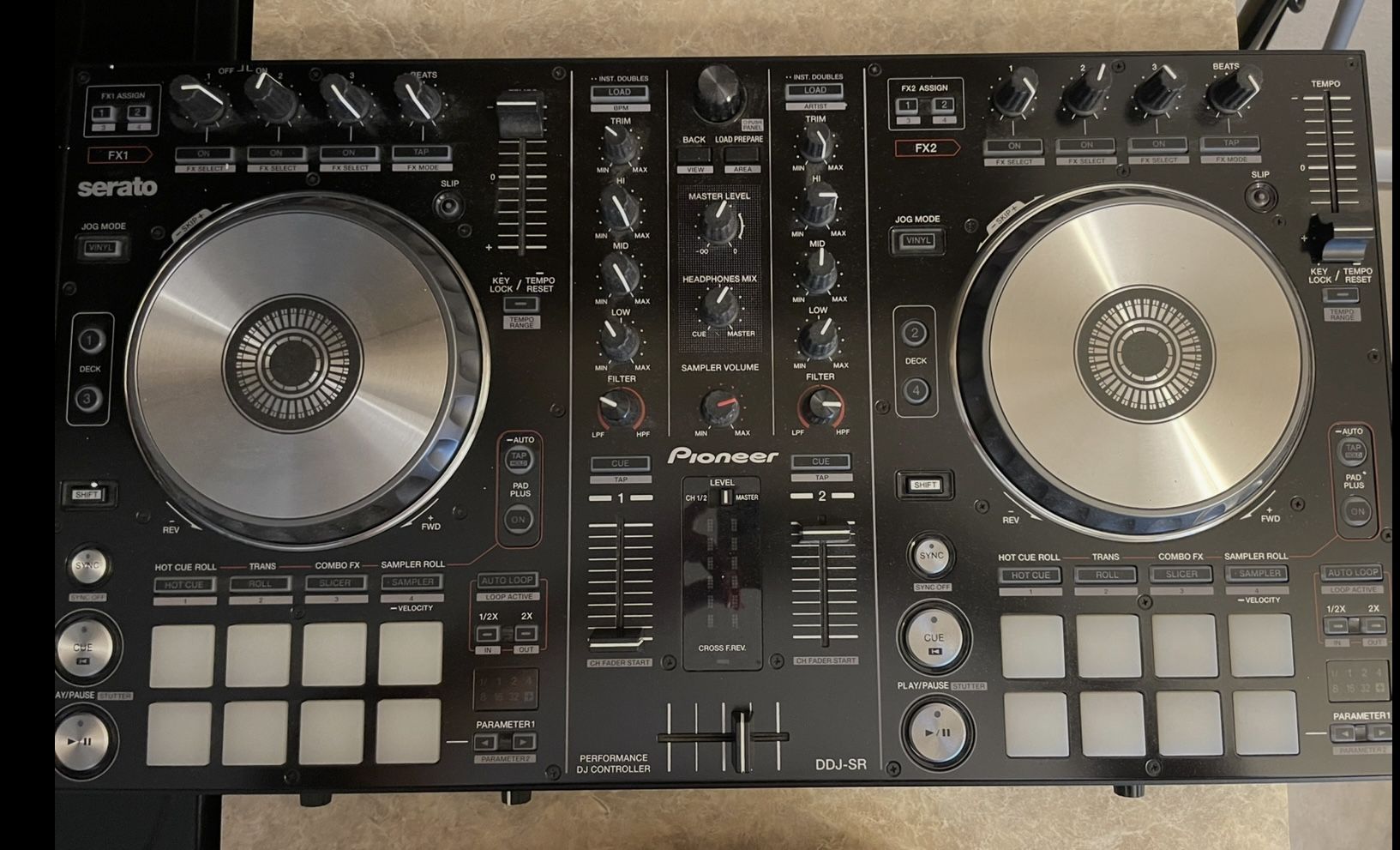 DJ Turn tables