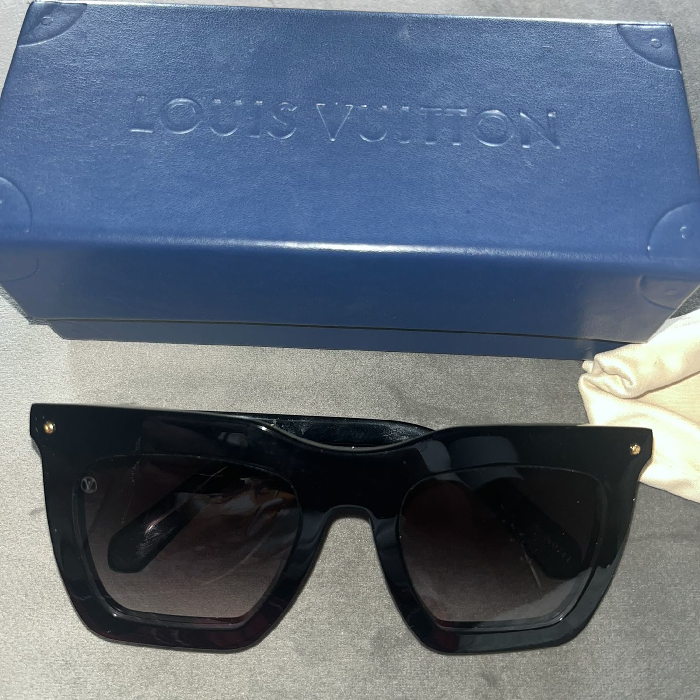 Louis Vuitton My LV Chain Two Classique Square Sunglasses Havana Plastic. Size U