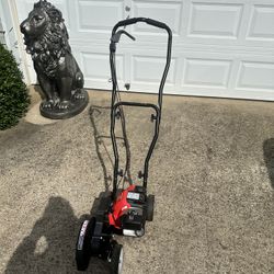 CRAFTSMAN E410/1.75 in -GAS LAWN EDGER.
