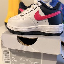 Nike Force 1 Size 3C