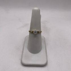 10kt Gold Engagement Style Ring w/ Stones
