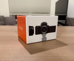 Sony - Alpha ZVE10: APS-C Content Creators’ Camera - Black
