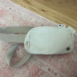 New Lululemon Belt Bag With Tag 