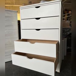 Dresser/ Five drawers dresser