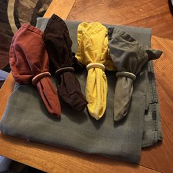 Thanksgiving/Harvest Colors Tablecloth with Napkins And Rings