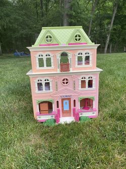Fisher Price Loving Family Doll House