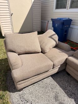 Couches need gone today!