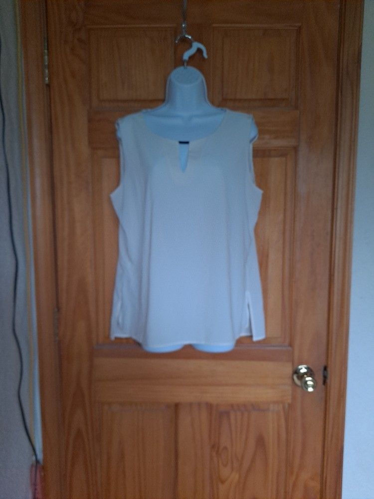 sleeveless top