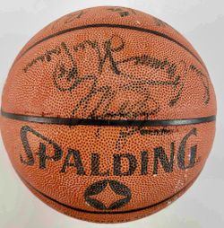 Michael Jordan signed Bulls Team Basketball 1991-92 NBA Champions Auto JSA HOF